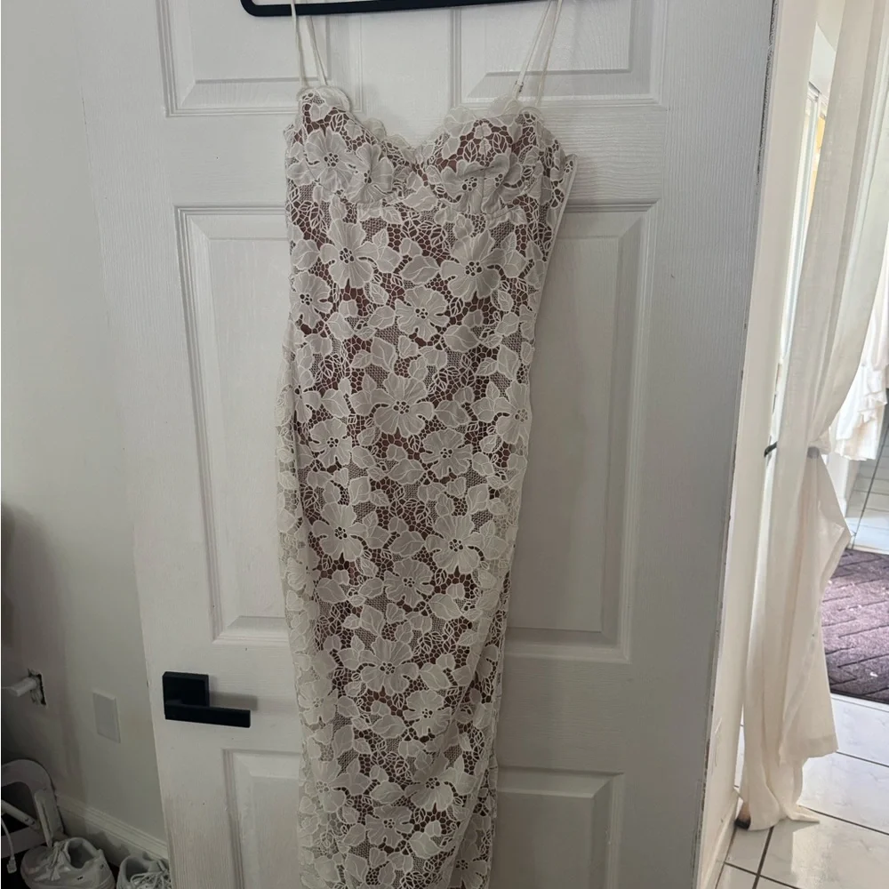 House of CB White Floral Lace Dress - Picture 3 of 3